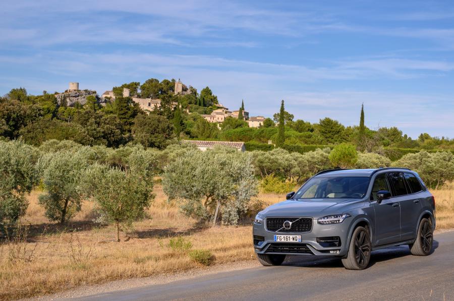  Volvo XC90 B5 R-Design 2019 года  (WW) (фото 9 из 16)